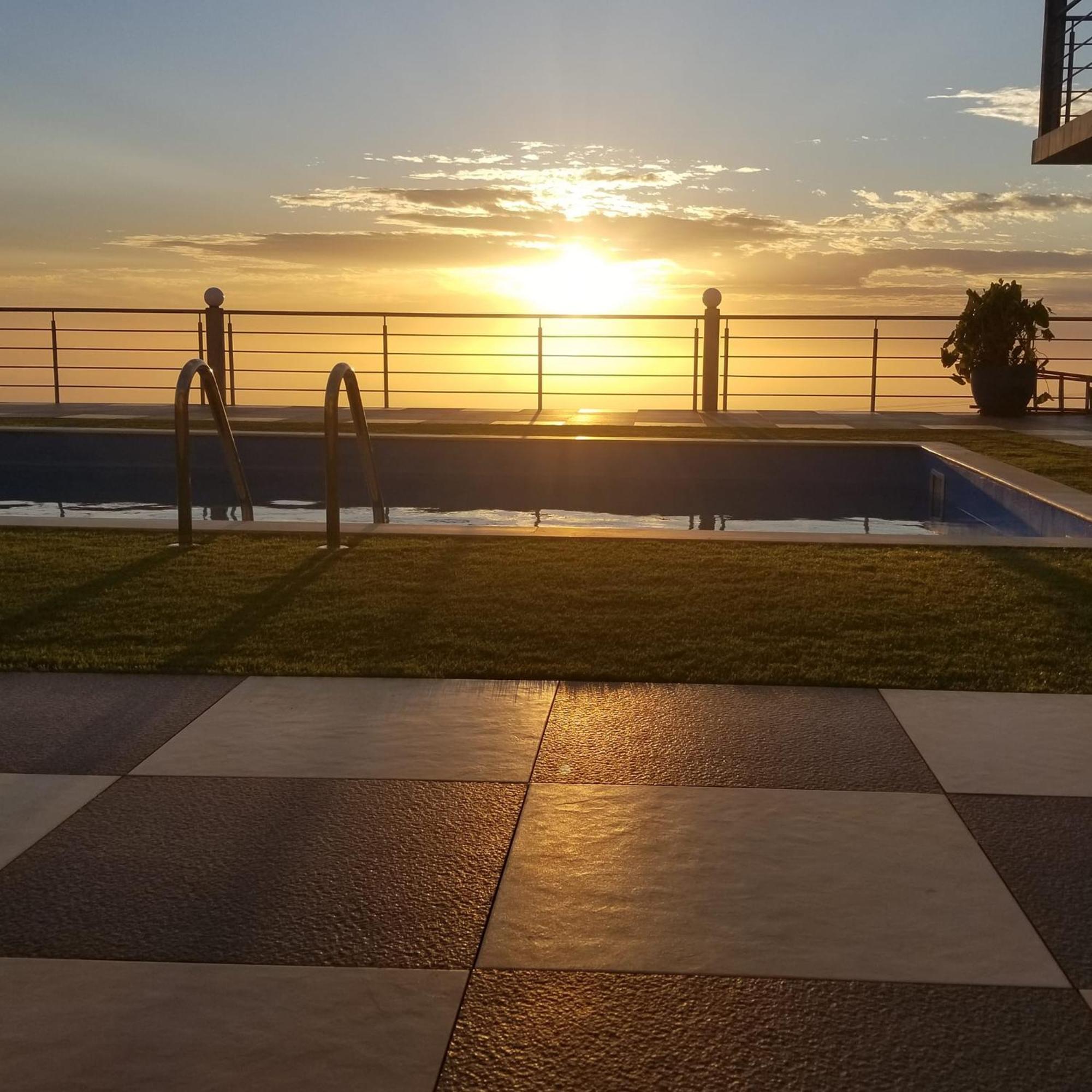 Edificio Cosec Hotel Cova Figueira Extérieur photo